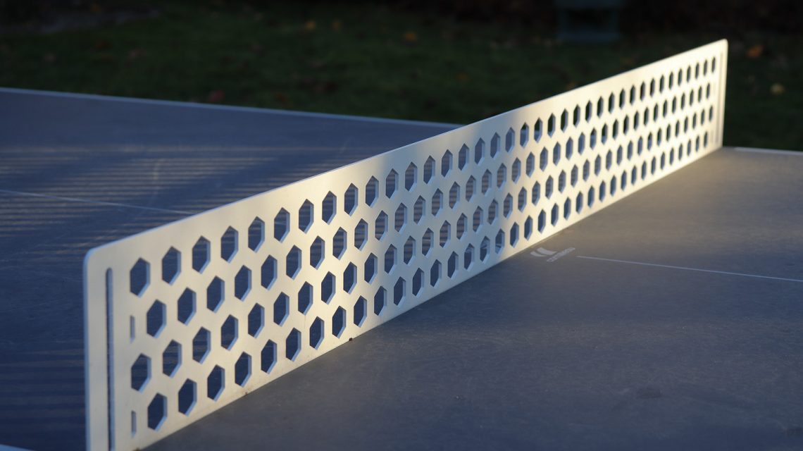 Tischtennisplatte auf Kinderspielplatz, Symbolbuild für Neugestaltung des Wallufer Platz.