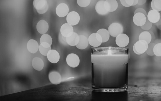 Trauerkerze in schwarz-weiß: zum Tob von Rebecca Horn