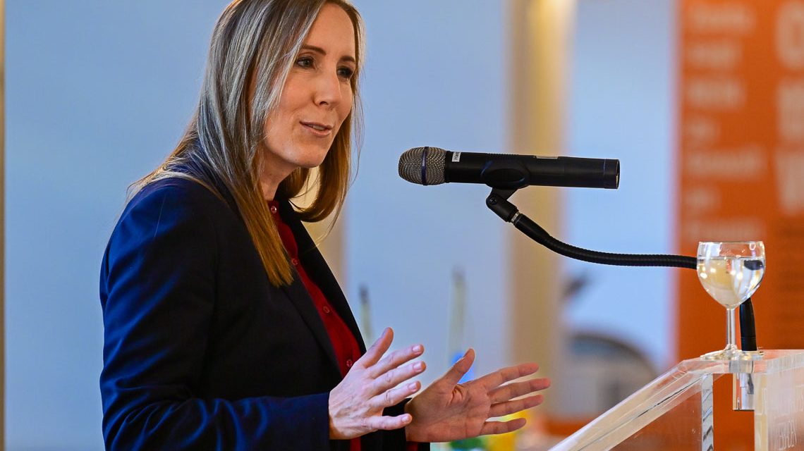 Astrid Wallmann, Archivbild, gedenken an den Angriff der Hamas.