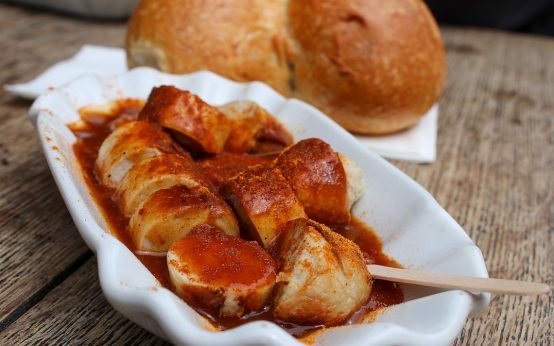 Currywurst im Vergleich. Wiesbaden sieht da gar nicht so schlecht aus.