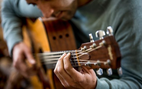 Gitarrenkonzert / Gitarre spielen lernen leicht gemacht: JelGi.