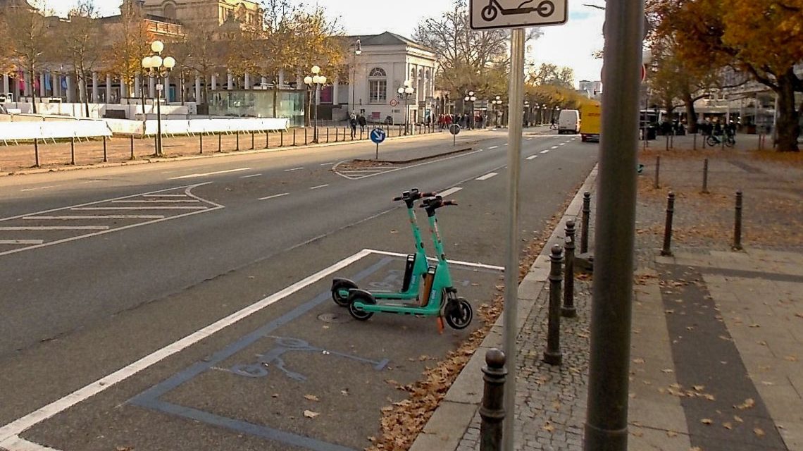 Neue Abstellfläche für E-Roller