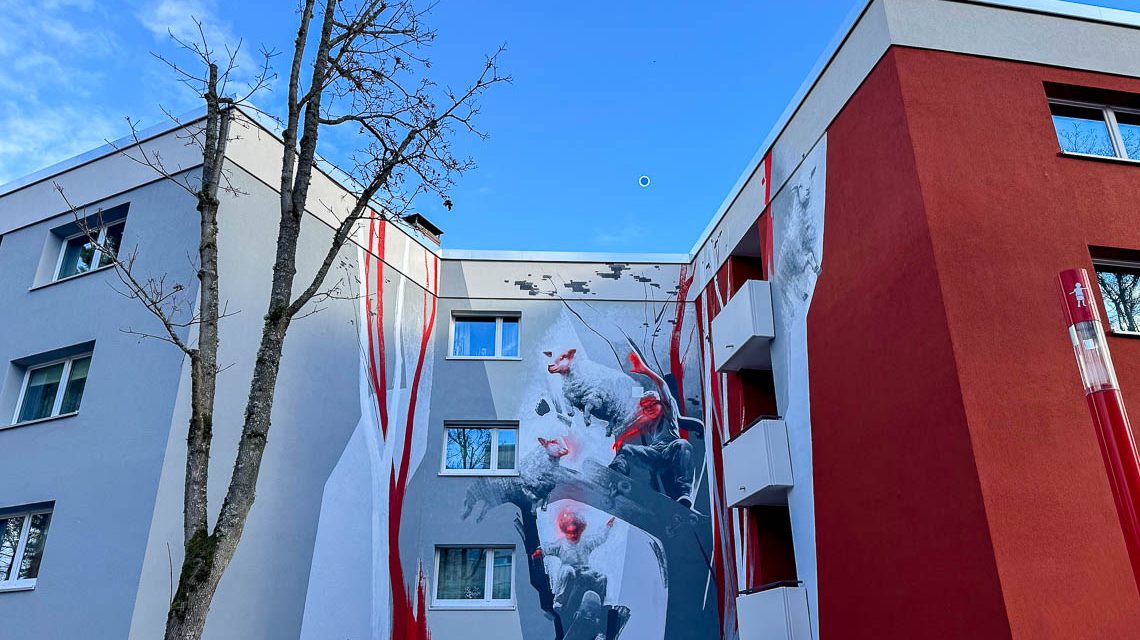 Streetart, Mural des Künstlers Guido Zimmermann am Durchgang August-Bebel-Straße 6/76 im