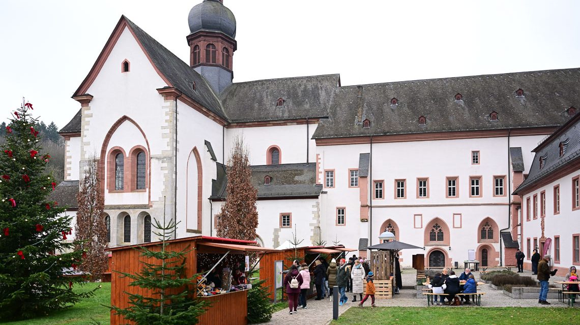 Weihnachtsmarkt im Kloster Eberbach in Eltville am Rhein.