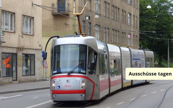 Wiesbadens Ausschüsse tagen. The never ending Story, Straßenbahn.
