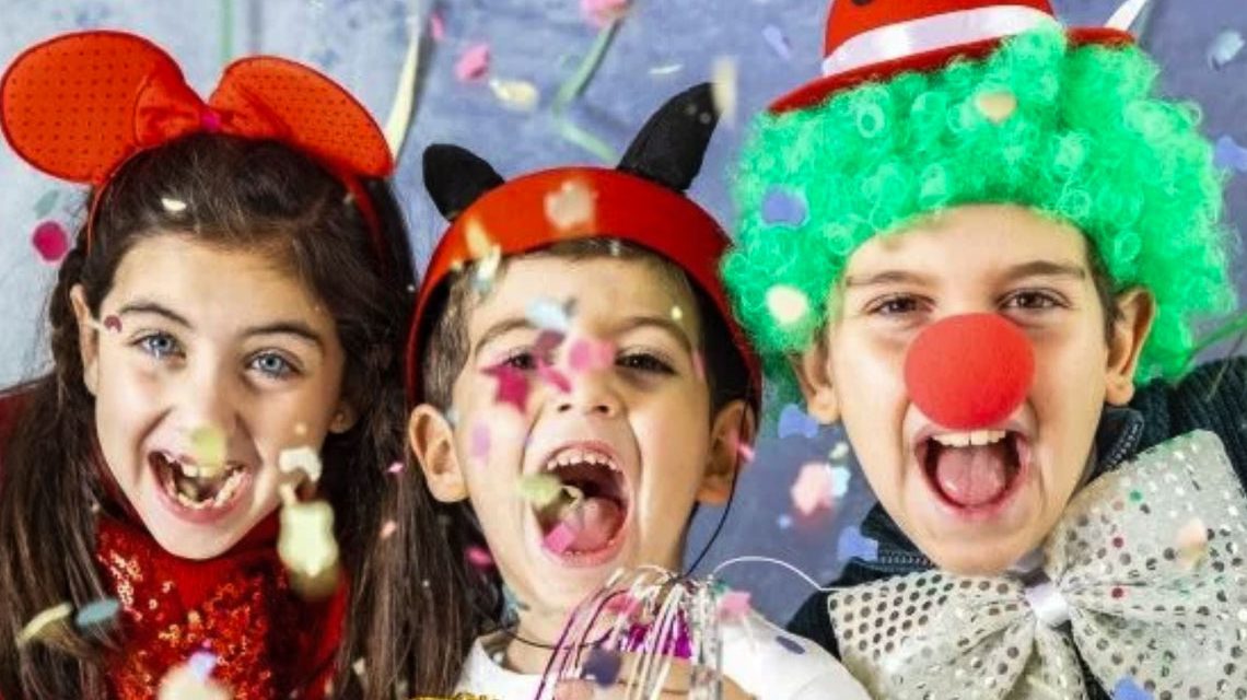 Fastnachtskostüme, Tauschaktion im Umweltladen.