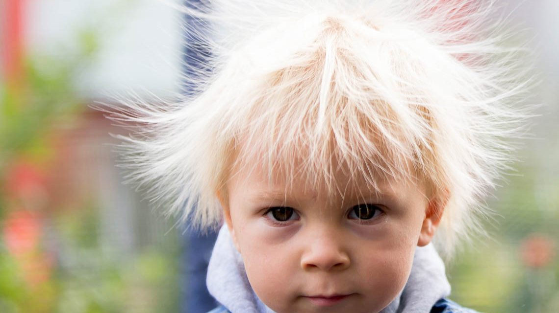 Wenn einem die Haare zu Berge stehen ist die Luftfeuchtigkeit meistens zu gering.