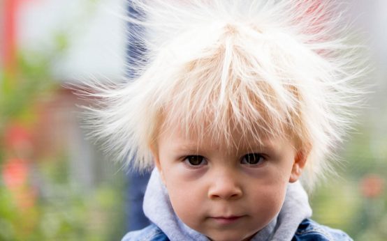 Wenn einem die Haare zu Berge stehen ist die Luftfeuchtigkeit meistens zu gering.
