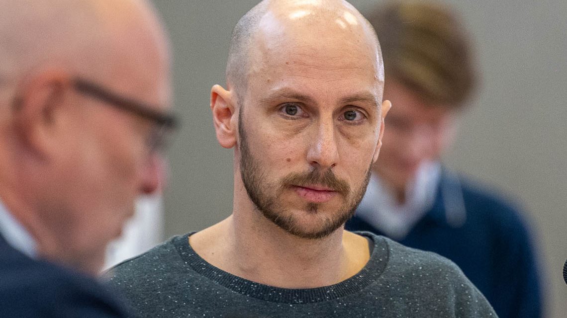 Daniel Winter im Wahlkampf bei einer Podiumsdiskussion.