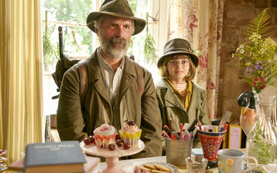 Carl Kollhoff (Christoph Maria Herbst) und Schascha (Yuna Bennett) ©Studiocanal/Bernd Spauke
