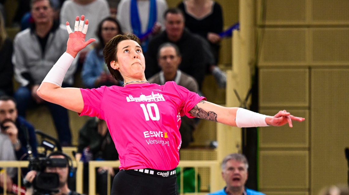 Olivia Rusek im Angriff, VC Wiesbaden