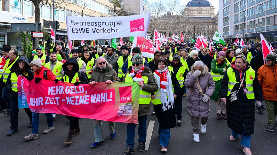 verdi Demonstration zum Kranzplatz zur Hauptkundgebung.