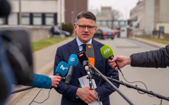Ministerpräsident Boris Rhein in Biblis.