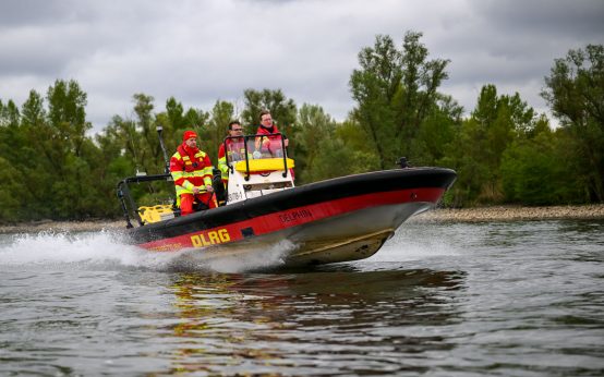 DLRG - Saisonstart in Wiesbaden Schierstein.