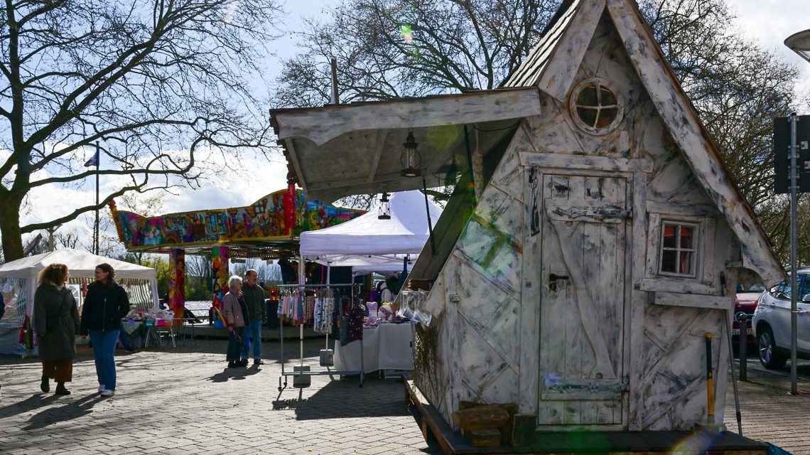 Wochenend-Events Wiesbaden: Ostermarkt Schierstein auf dem Hans-Römer-Platz.