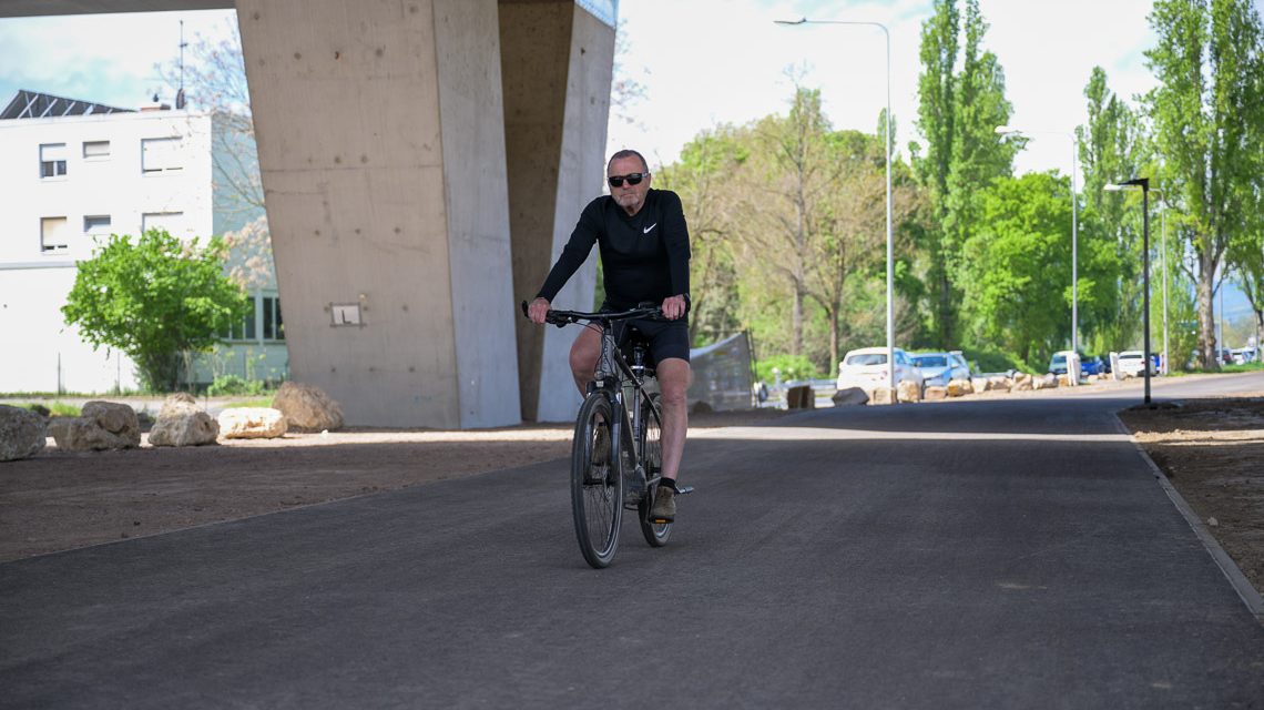 Radweg Schierstein - Biebrich an den Rheinwiesen ist jetzt fertig.