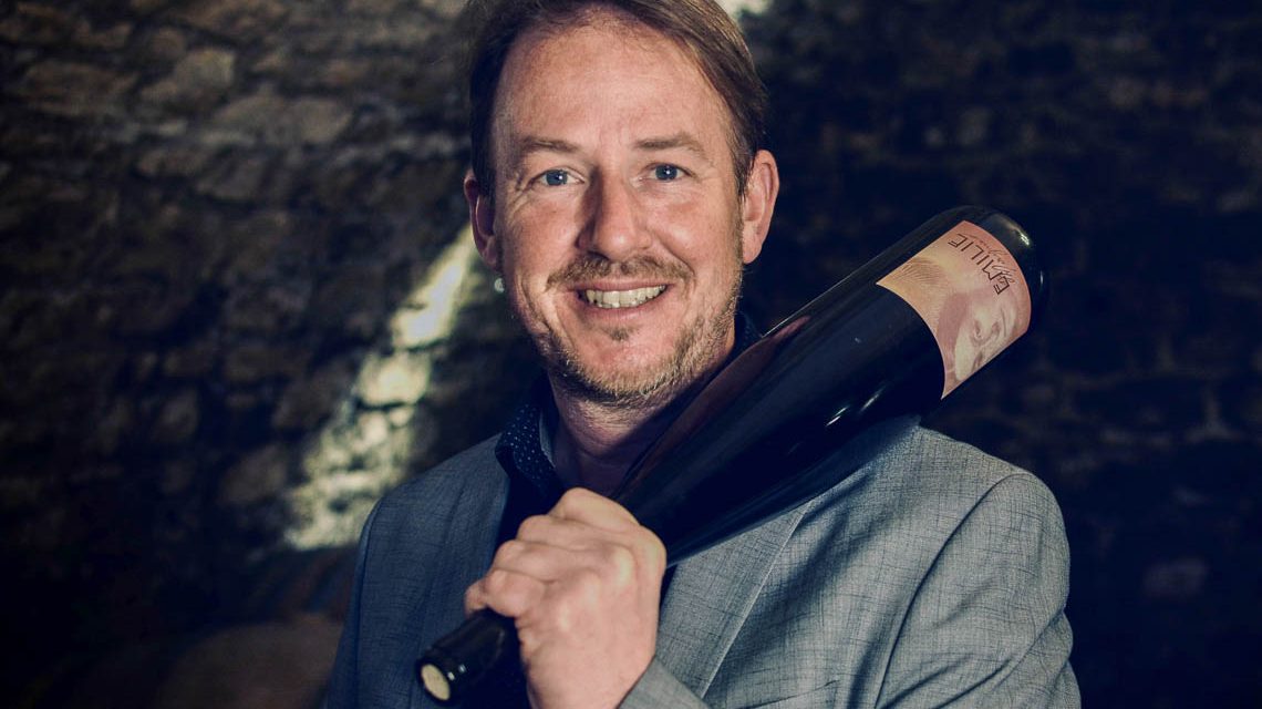 Winzer und Auto Andreas Wagner liest im Ideengarten Gramenz.