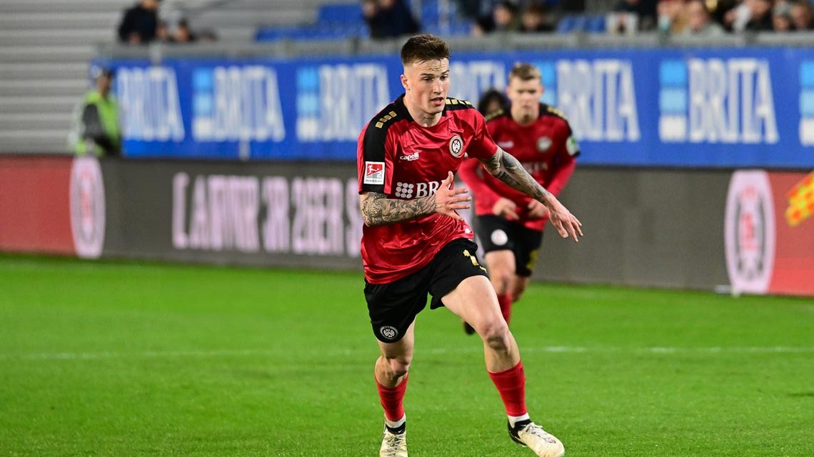 Franko Kovacevic im Trikot des SV Wehen Wiesbaden: Nach 26 Spielen und vier Toren zieht es den Stürmer zurück nach Slowenien.