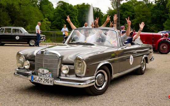 Zieleinfahrt bei der 40. HMSC Oldtimer Rallye Wiesbaden