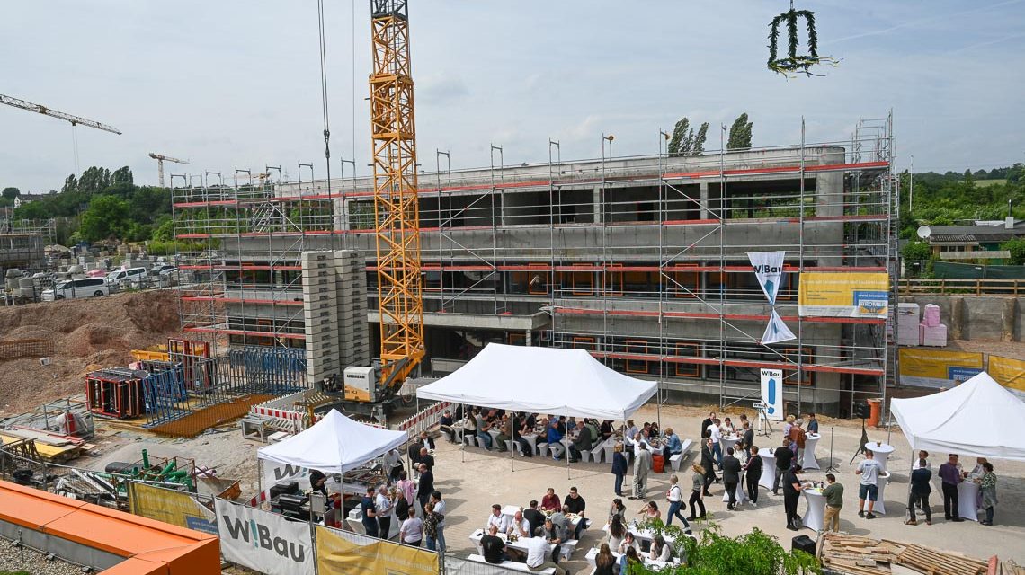 Der Rohbau steht: Der neue Sitz des Ordnungsamts an der Stielstraße nimmt Gestalt an – Einzug 2026 geplant.