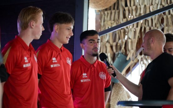 Sommermarkt, Mauritusplatz: Der SV Wehen Wiesbaden stellt die neuen Gesichter vor.