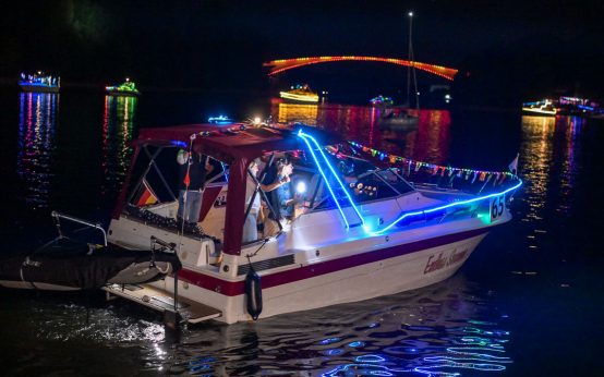 Bootskorso zum Schiersteiner Hafefest