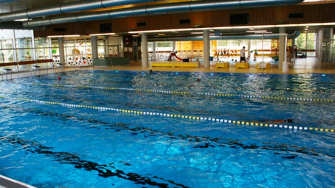 Frei- und Hallenbad Kleinfeldchen in Wiesbaden. Bild: mattiaqua