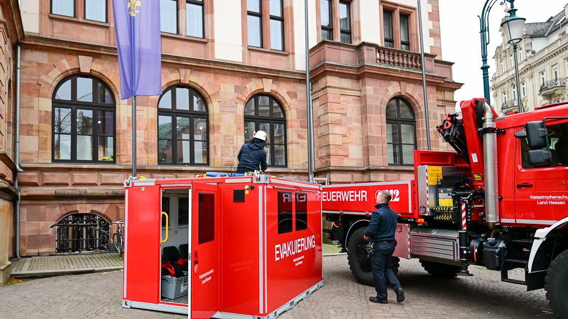 Katastrophenschutz-Leuchtturm auf de Schlossplatz.