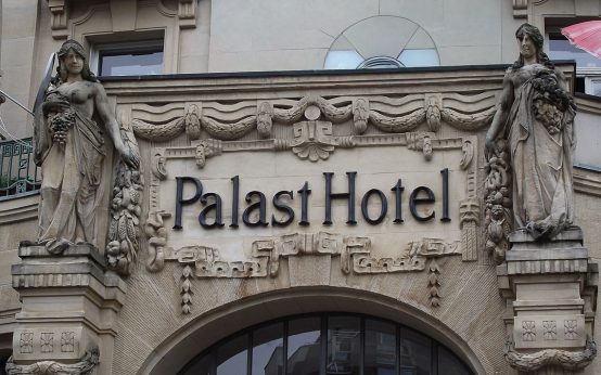 Palast Hotel am Kranzplatz.