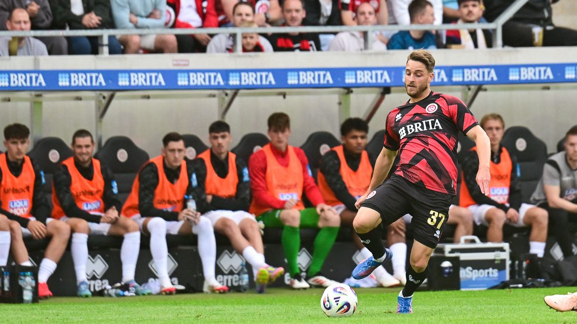 Archivbild: Lukas Schleimmer am 1. Spieltag gegen SSV ULM, Torschütze zum 1:0 in Verl.
