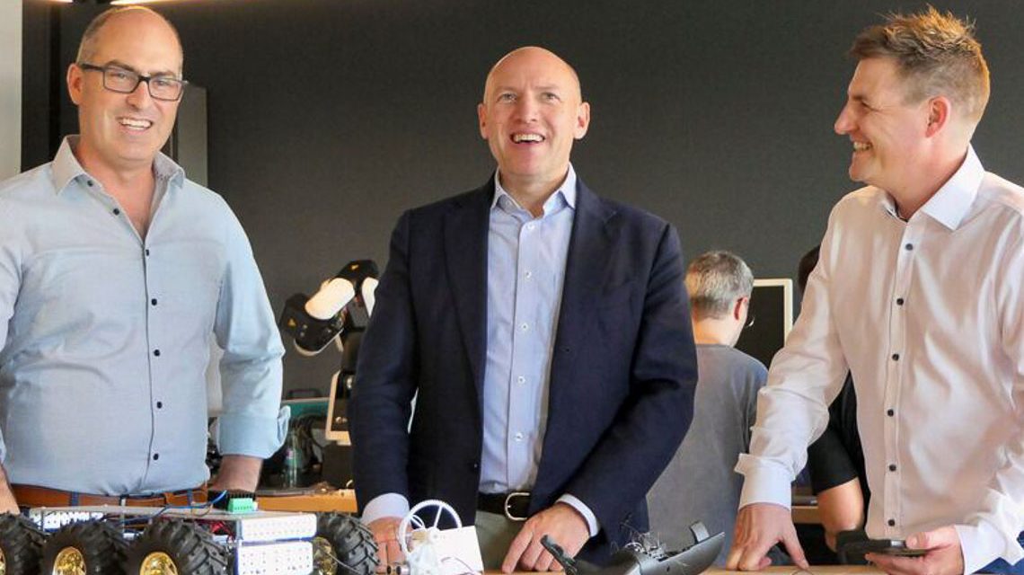 Minister Manfred Pentz hat heute im Rahmen seiner Sommerreise das Projekt makeIT.