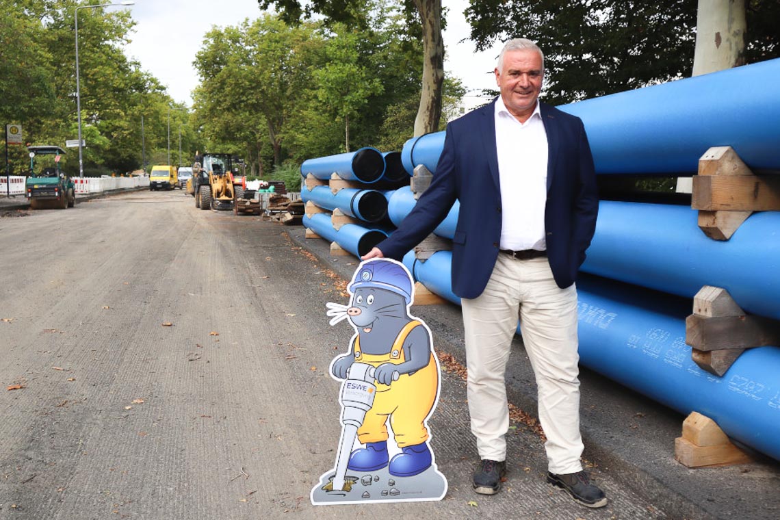 Erdwin-gr-bt-sich-ins-Herz-der-Wiesbadener