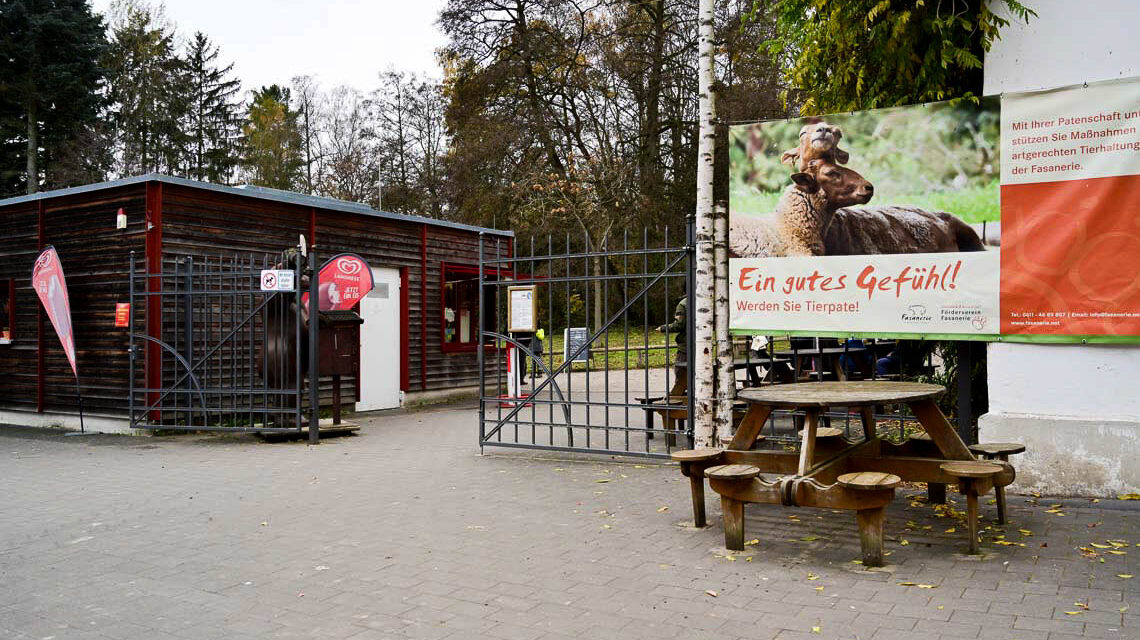Eingangsbereich vom Tier- und Pflanzenpark Fasanerie Wiesabden.