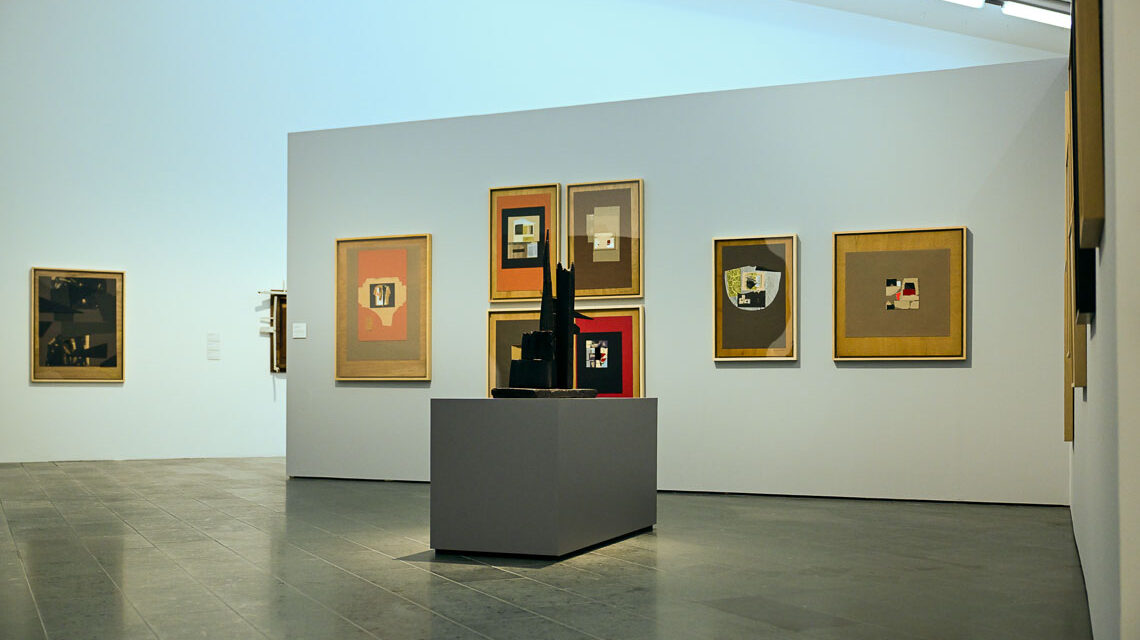 Blick in die Ausstellung von Louise Nevelson