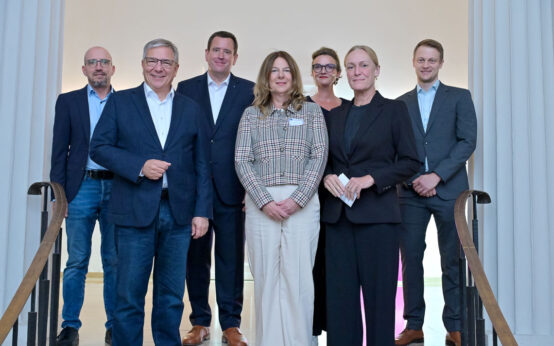 IHK Wiesbaden, Experten auf dem Podium. ©2025 Daniel Baldus