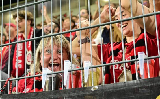 SV Wehen Wiesbaden, treue Fans zuhause wie auswärts.