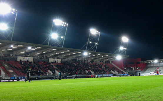Flutlichspiel in der Brita Arena, SV Wehen Wiesbaden