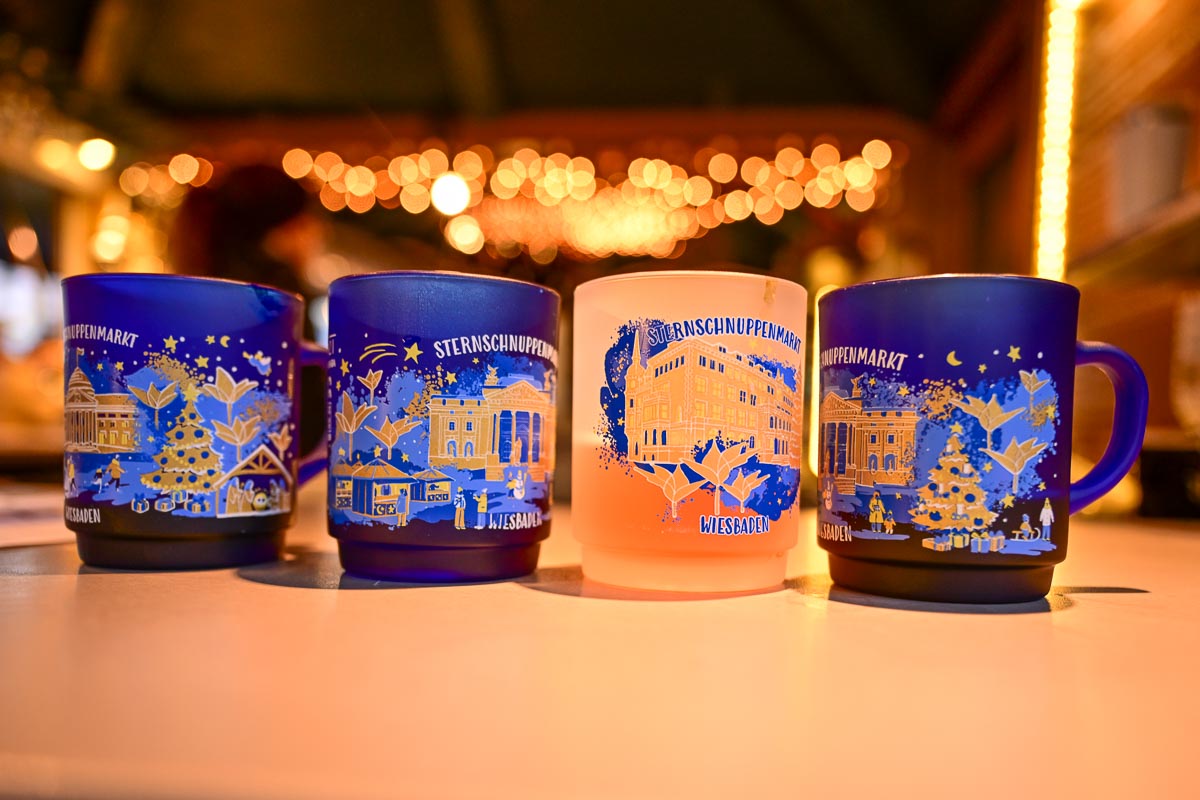 Wiesbaden-lebt-testet-den-Gl-hwein-auf-dem-Sternschnuppenmarkt