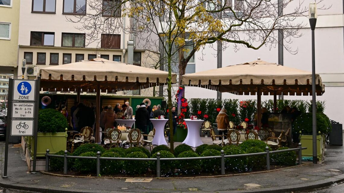 „Pariser Platz“ im Stadtteil Mitte