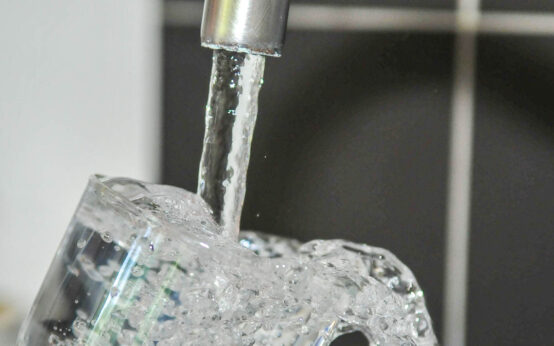 Trinkwasser aus dem Hahn abkochen!