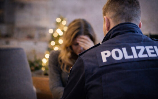 Häusliche Gewalt nimmt gerade an Feiertagen zu.