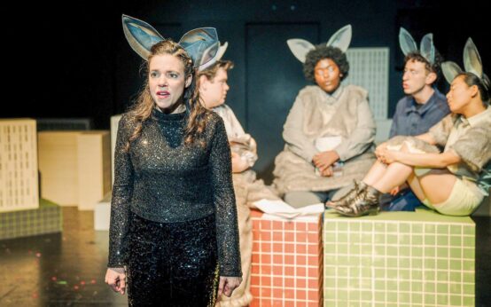 Musikalisches Theater „JOSEFINE“ stellt Kafkas Fragen überraschend frisch auf die Bühne.