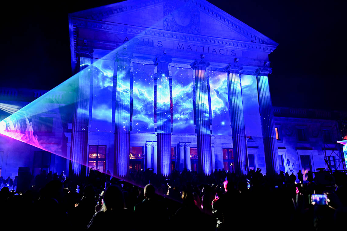 Silvester-im-Kurhaus-200-Drohnen-zehn-S-le-eine-Nacht-zum-Jahreswechsel