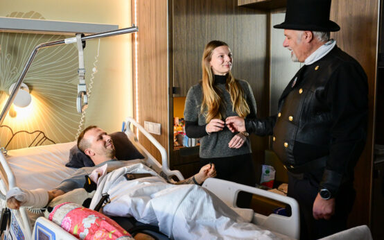 Silvester im Krankenhaus, wenn dann das Glück persönlich vprbeikommt: Was gibt es schöneres.