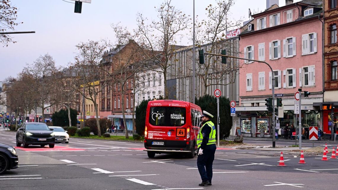Neue Verkehrsführung an der Schwalbacher Straße