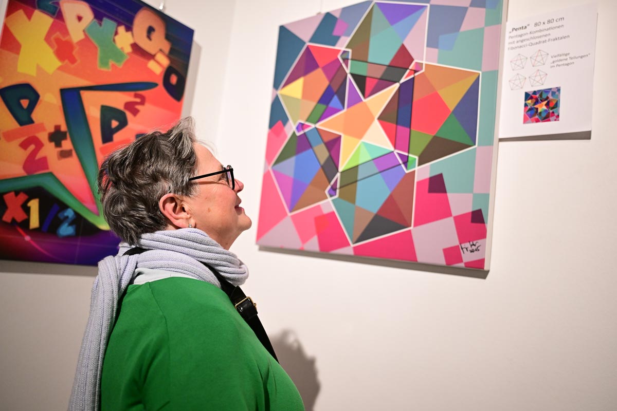 Formeln-zum-Staunen-J-rgen-Felger-verwandelt-Mathematik-in-Kunst