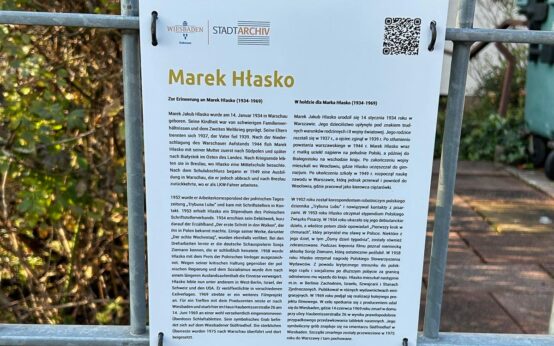 Eine neue Gedenktafel in Wiesbaden erinnert an Marek Hłasko. Der polnische Schriftsteller starb 1969 in der Hauberrisserstraße 26. Die Initiative würdigt sein literarisches Vermächtnis, seine Haltung und die internationale Bedeutung eines Autors, der gegen den Strich schrieb.
