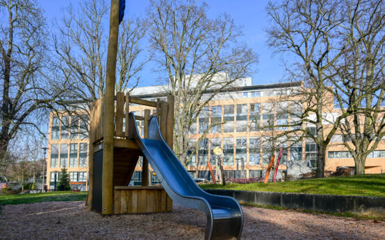 Spielgerät am Langenbeckplatz