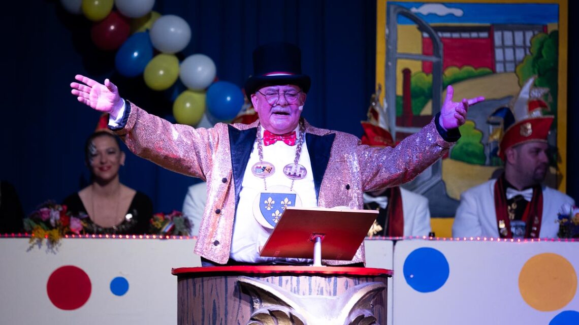 Stefan Fink als Stadtmarschall in der Bütt