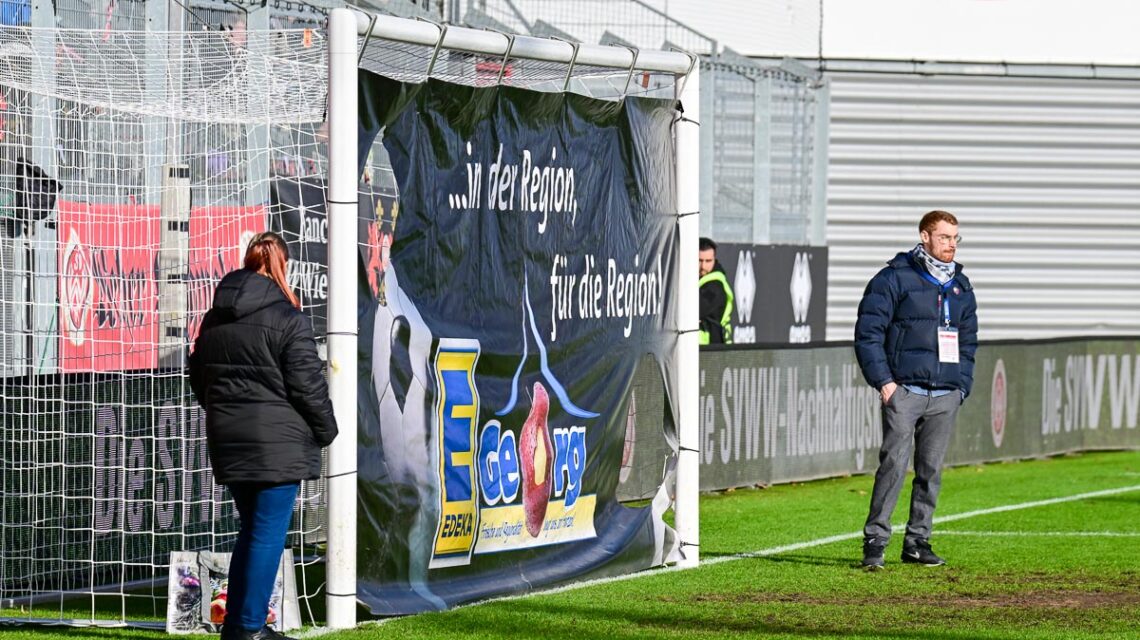 Torwandschießen einmal anders: Edeka Georg Halbzeitspiel